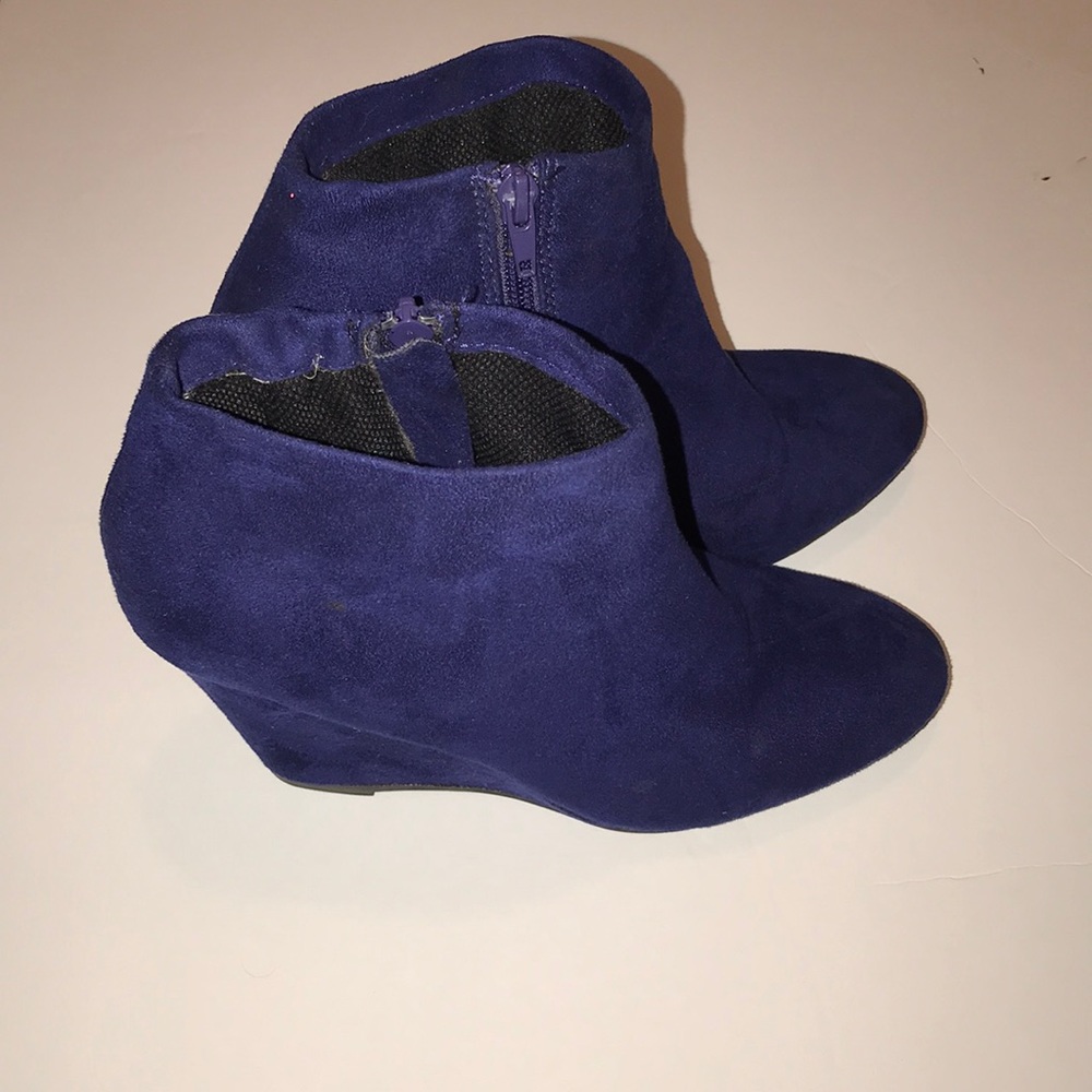 Forever 21 blue suede booties barely worn